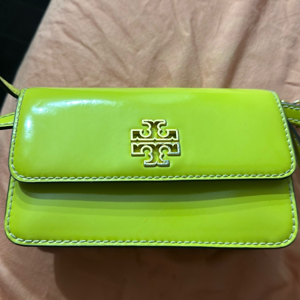 good condition fits phone and your wallet
